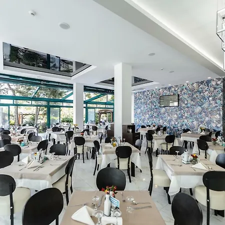 美帕幻境酒店 4* 艾福雷诺德